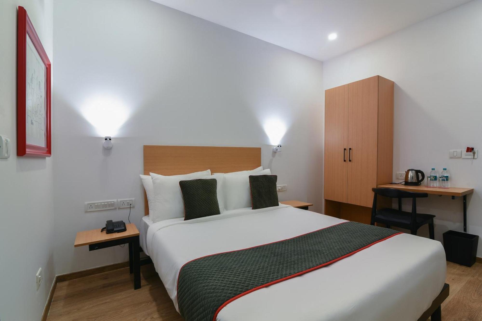 Super Townhouse Spruce Hotels Bellandur Bangalore Exterior photo
