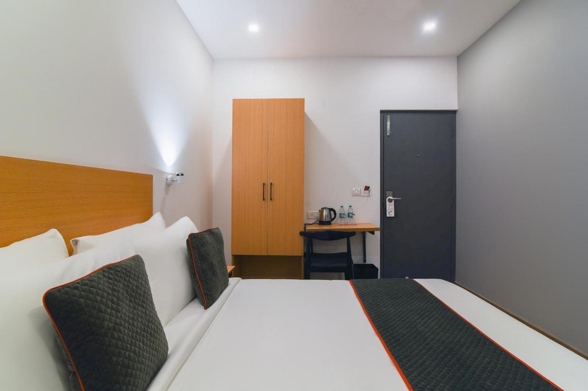 Super Townhouse Spruce Hotels Bellandur Bangalore Exterior photo